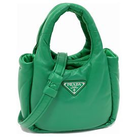 Bolsa 2way de couro nappa acolchoado com triângulo Prada Verde