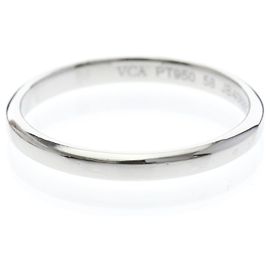 Van Cleef & Arpels Tendremont Ring Silvery