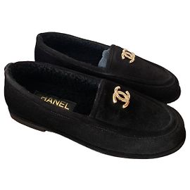 Chanel Loafer aus schwarzem Samt mit CC-Logo Schwarz