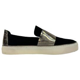 Stuart Weitzman Slip On Sneaker aus schwarzem Samt Schwarz