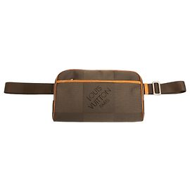 Louis Vuitton Marrom Damier Geant Acrobat Marrom