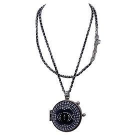 Collana con pendente Chanel Double C nera Nero