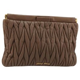 Clutch Matelassé Miu Miu in pelle marrone oro Auth 183761A Marrone D'oro