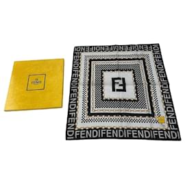 Vintage Fendi Seidenschal Logo Kettenprint Schwarz Gold Schwarz