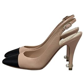 Décolleté slingback a punta in pelle beige Chanel EU 38 Usato Altro