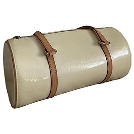 Louis Vuitton Bolsa Bedford Monogram Vernis Perle Bege