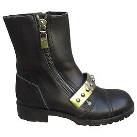 Alexander McQueen Botines de cuero negro Negro