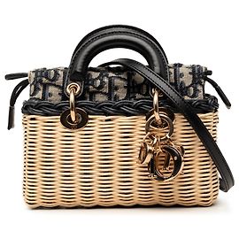 Lady D Joy em micro vime oblique bege da Dior Bege