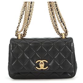 Bolsa de ombro Chanel em couro preto com corrente Preto