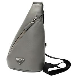 Bolsa de ombro/Sling em couro cinza Prada Marrom