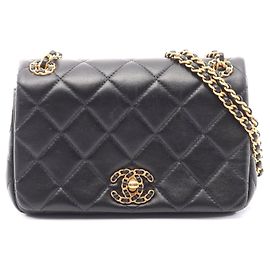 Borsa a tracolla Chanel 19 in agnello nero Nero