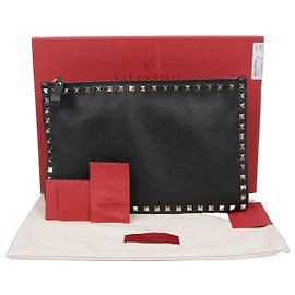Valentino Rockstud Clutch Black