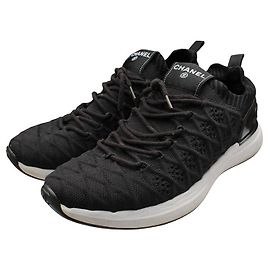 Chanel Baskets en maille noires Noir