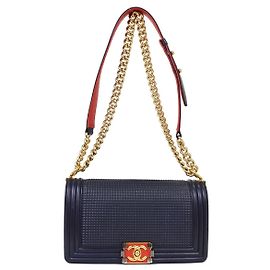 Chanel Boy Flap Cube Embossed Lambskin New Medium Blu navy