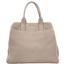 Borsa Tote Miu Miu in pelle grigia con logo Marrone