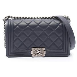 Bolsa de ombro Chanel Boy em pele de cordeiro azul marinho Azul marinho