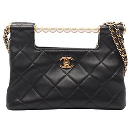 Bolsa de Ombro 2-Way Chanel Matelassé com Alça de Pérolas Preto
