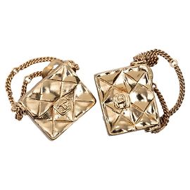 Boucles d'oreilles motif clip Chanel Coco Mark Matelassé Handbag Doré