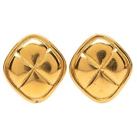 Boucles d'oreilles puces plaquées or Chanel Doré