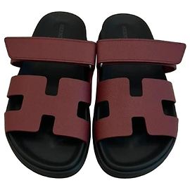 Sandálias Hermès Chypre em couro bordeaux Bordeaux