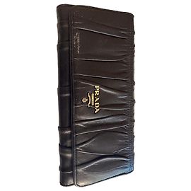 Portefeuille Prada en cuir noir plissé Noir