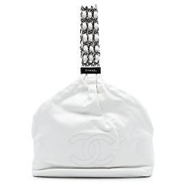 Bolsa Hobo Chanel White CC Lambskin Rock and Chain Branco