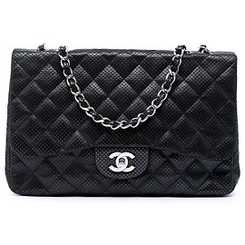 Chanel Black Jumbo Classic Perforiertes Lammleder Single Flap Schwarz