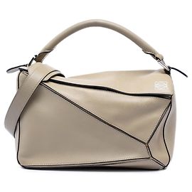 Bolsa Satchel Puzzle em couro de bezerro marrom Medium da LOEWE Marrom Bege
