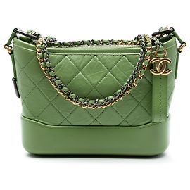 Chanel Gabrielle Hobo en cuir agé de veau matelassé vert, petite taille Vert