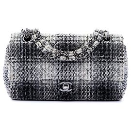 Chanel Black Medium Classic Quilted Tweed Double Flap Preto