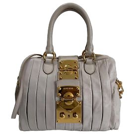 Sac à main Miu Miu Matelasse en cuir beige Beige Bijouterie dorée