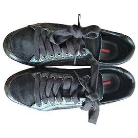 Baskets Prada en cuir noir et daim Noir