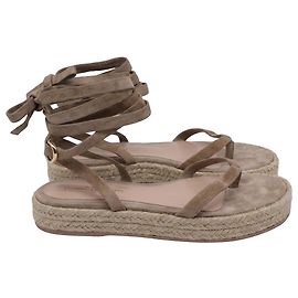 Sandales Yasmine de Gianvito Rossi ornées de détails en raphia en daim marron Marron Rouge