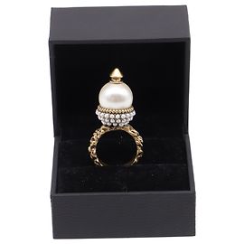 Gucci Ring aus goldfarbenem Metall mit Kunstperlen Golden