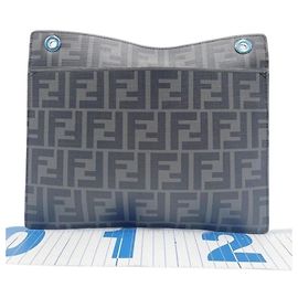 Bolsa Clutch Fendi Zucca Marrom Preto