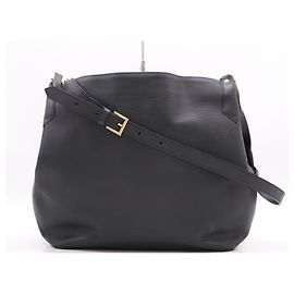 Bolsa Louis Vuitton Mandara em couro Epi MM Preto