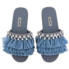 Miu Miu Raffia Fransen Sandalen Kristall Powder Blue Blau