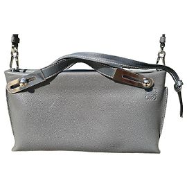 Loewe Sac à main en cuir grainé gris Gris
