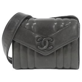 Borsa a tracolla Chanel in pelle nera Nero
