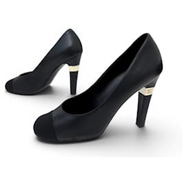 CHANEL PUMPS G31264 37.5 AUS IRISIERENDEM LEDER UND SCHWARZEM SATIN Schwarz