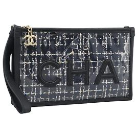 CHANEL Clutch Bag Vinyl Schwarz Gold CC Auth bs35542V Schwarz Golden