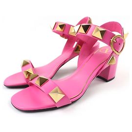 Valentino Garavani Rockstud Leather Sandals Pink