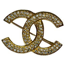 Broche Chanel CC Dourado com Cristais Dourado