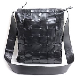 Bottega Veneta Maxi Intrecciato Cassette Shoulder Bag Black