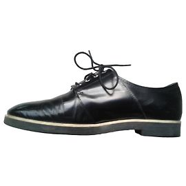 Stuart Weitzman Derby in vernice nera Nero