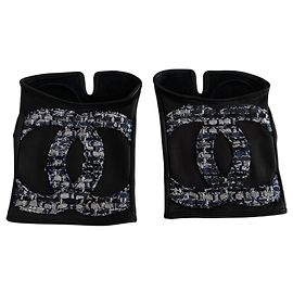 Chanel Luvas em couro preto e tweed com logotipo CC Preto Branco Azul