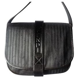 Bolsa de ombro Fendi riscada Preto
