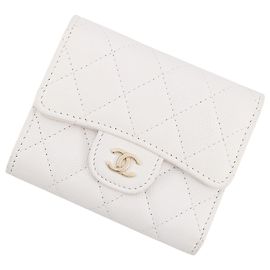 Cartera tríptico Chanel en piel de becerro granulado blanco Blanco