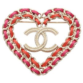 Broche Chanel Coco Mark Heart Rosa Vermelho Dourado