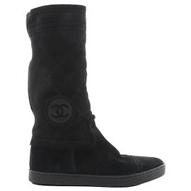 Chanel Coco Mark Matelasse Suede 2WAY Fur Mouton Boots in Black IG26557, Size 38 EU Black